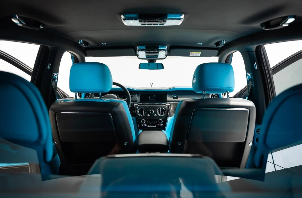 Rolls-Royce Rolls Royce Cullinan Black Badge 2023 - Luxury Car thumbnail NaN